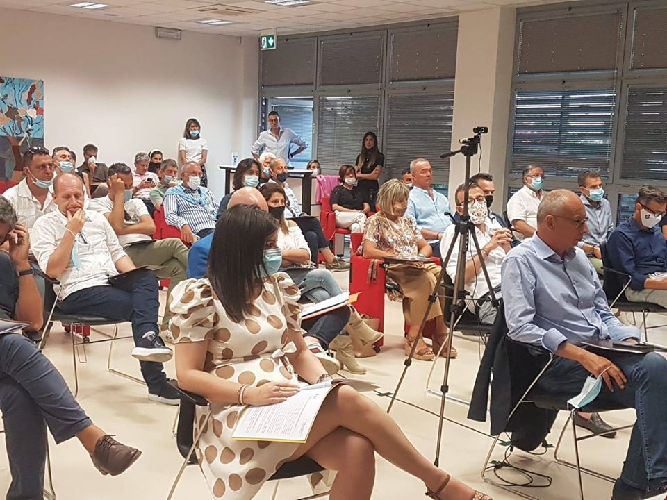 SOSTENERE I CALZATURIERI E LA FILIERA DELLA MODA