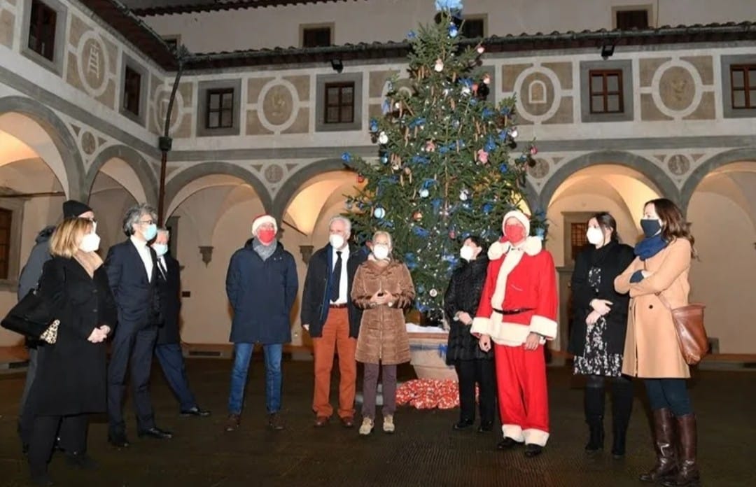ACCENSIONE DELL’ALBERO DI NATALE ALL’ISTITUTO DEGLI INNOCENTI
