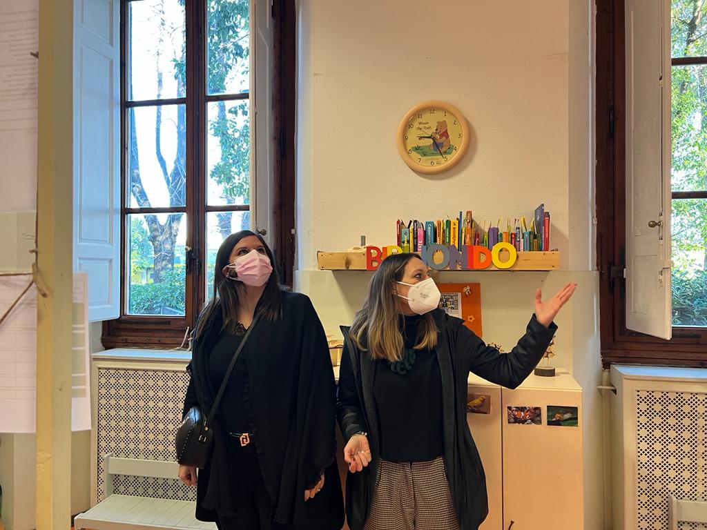 “Sei contenta di fare l’assessora?” “Ma vai in tutte le scuole della Toscana?”